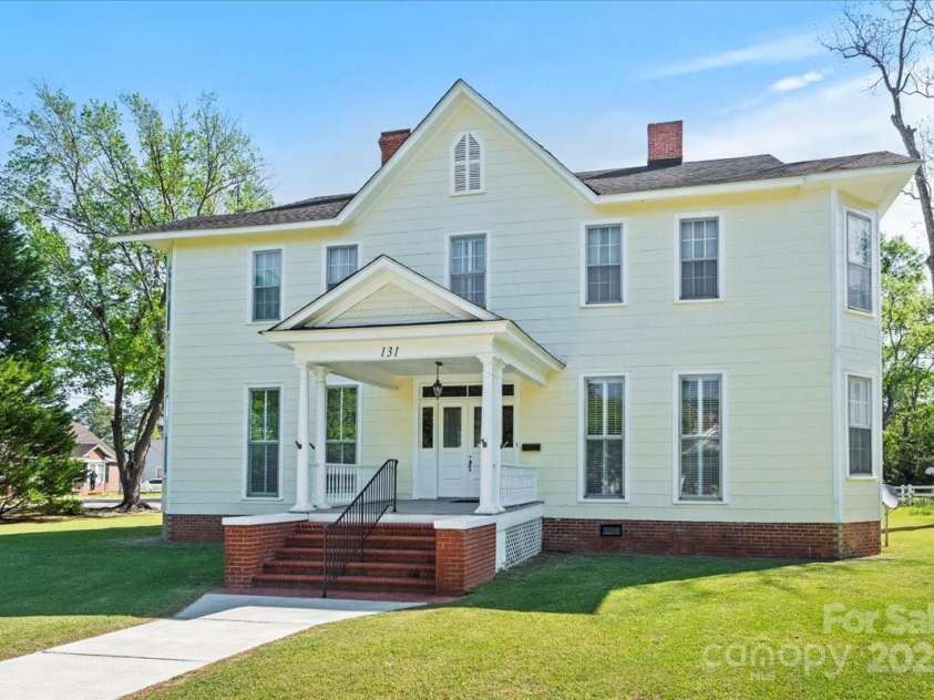 131 Jordan Street, Bennettsville, SC 29512.  MLS# CAR4245807, YatesRealty ID 5613. 