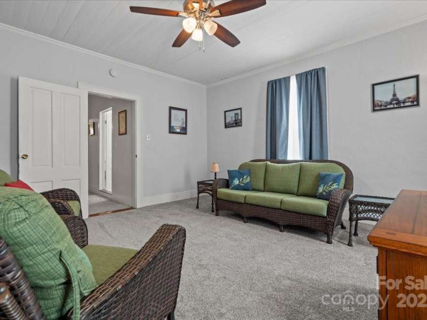 131 Jordan Street, Bennettsville, SC 29512.  MLS# CAR4245807, YatesRealty ID 5613. 