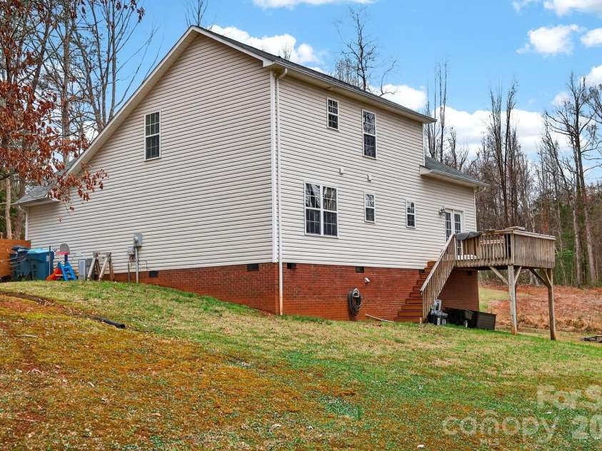 4927 Gateway Drive, Claremont, NC 28610.  MLS# CAR4356298, YatesRealty ID 5613. 