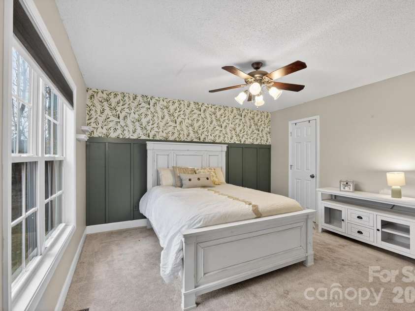 4927 Gateway Drive, Claremont, NC 28610.  MLS# CAR4356298, YatesRealty ID 5613. 