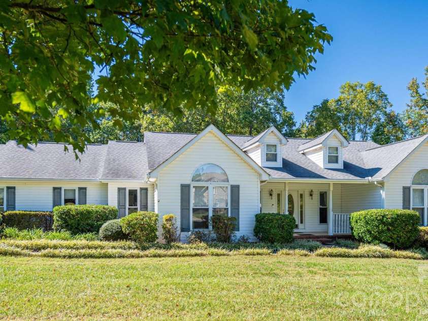 2545 Les Lane, Denver, NC 28037.  MLS# CAR4430593, YatesRealty ID 56130. 