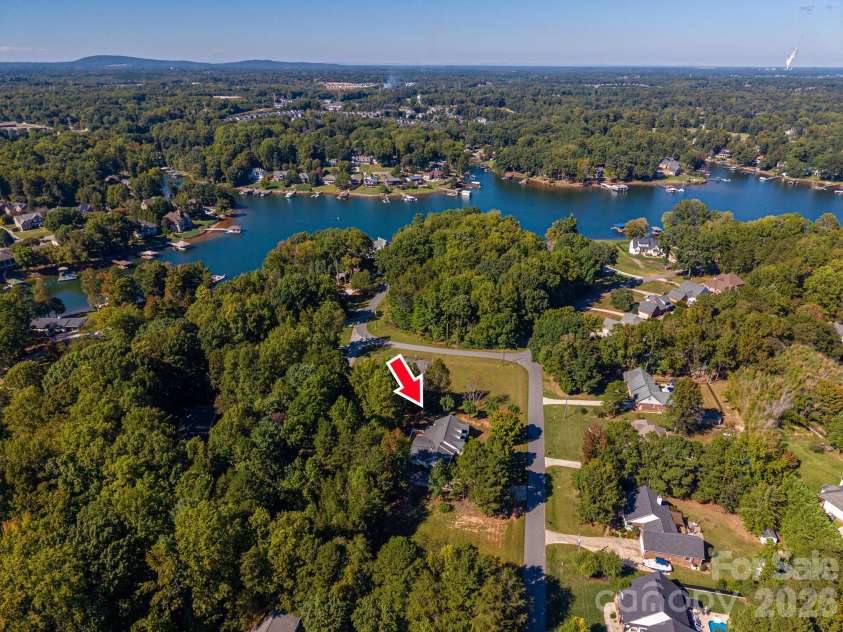 2545 Les Lane, Denver, NC 28037.  MLS# CAR4430593, YatesRealty ID 56130. 