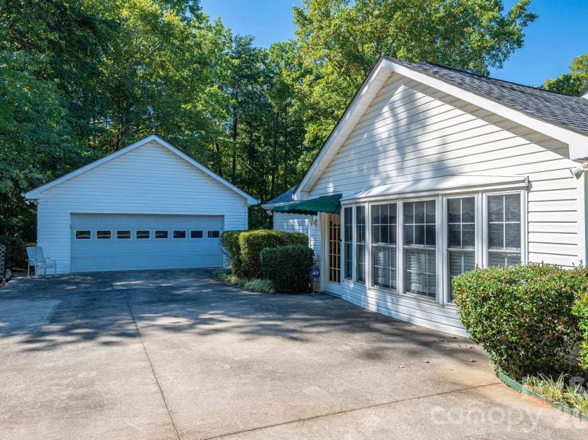 2545 Les Lane, Denver, NC 28037.  MLS# CAR4430593, YatesRealty ID 56130. 