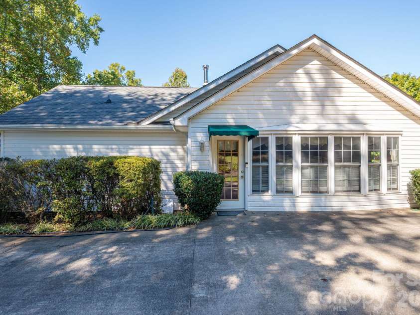 2545 Les Lane, Denver, NC 28037.  MLS# CAR4430593, YatesRealty ID 56130. 