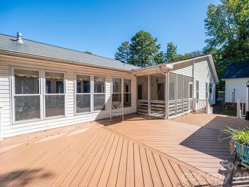 2545 Les Lane, Denver, NC 28037.  MLS# CAR4430593, YatesRealty ID 56130. 