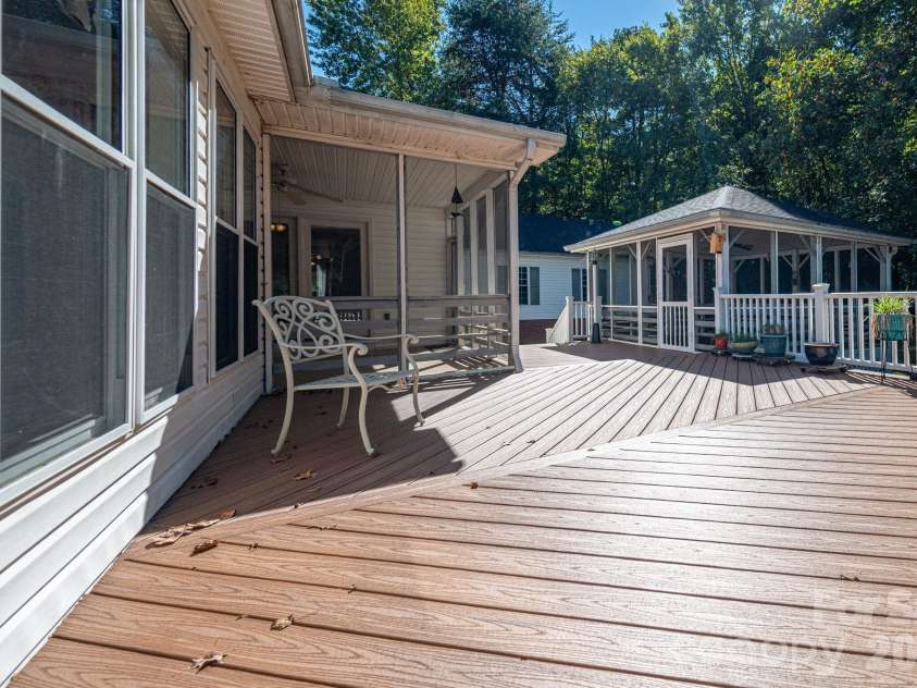 2545 Les Lane, Denver, NC 28037.  MLS# CAR4430593, YatesRealty ID 56130. 