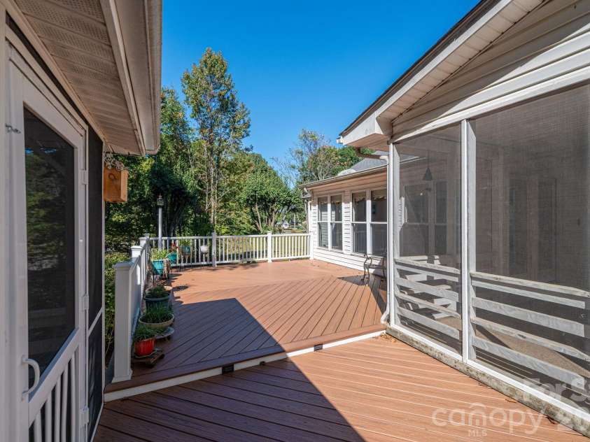 2545 Les Lane, Denver, NC 28037.  MLS# CAR4430593, YatesRealty ID 56130. 