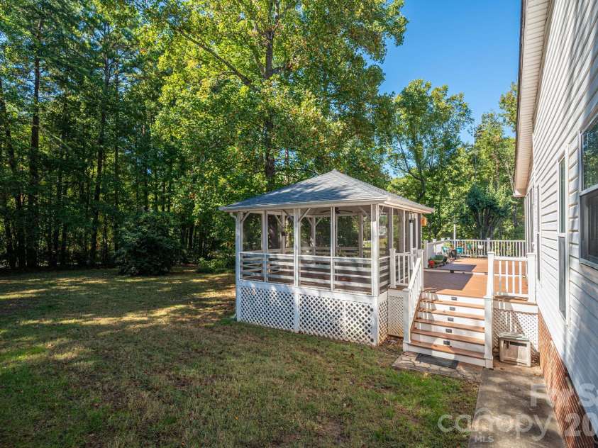 2545 Les Lane, Denver, NC 28037.  MLS# CAR4430593, YatesRealty ID 56130. 