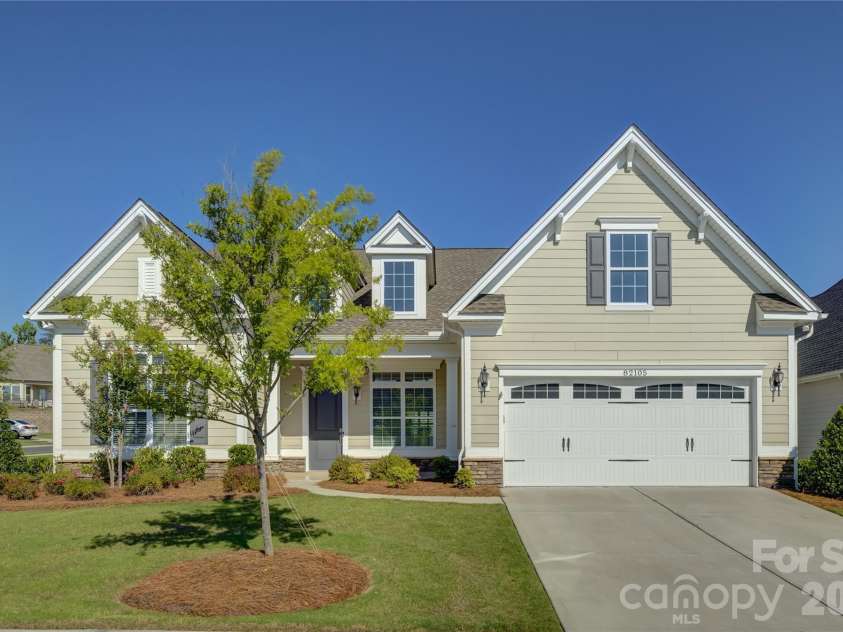 82105 Standing Oak Drive, Charlotte, NC 28278.  MLS# CAR4410343, YatesRealty ID 56131. 