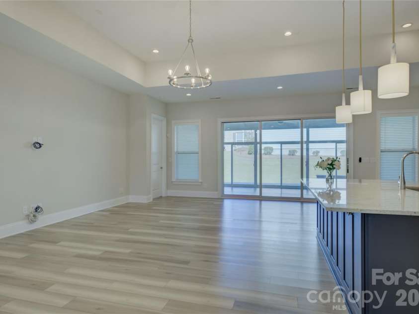 82105 Standing Oak Drive, Charlotte, NC 28278.  MLS# CAR4410343, YatesRealty ID 56131. 