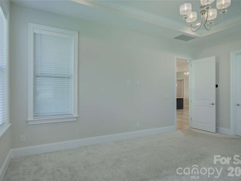 82105 Standing Oak Drive, Charlotte, NC 28278.  MLS# CAR4410343, YatesRealty ID 56131. 