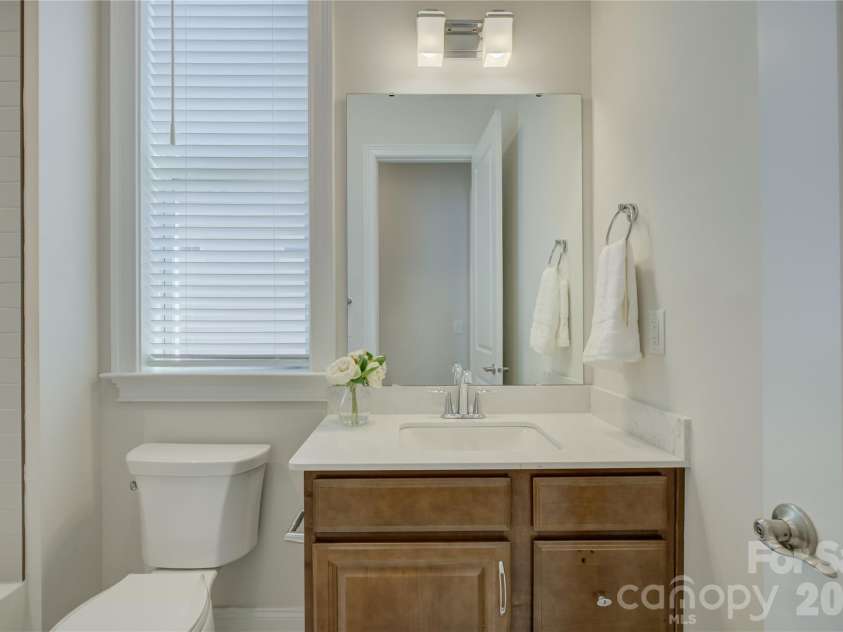 82105 Standing Oak Drive, Charlotte, NC 28278.  MLS# CAR4410343, YatesRealty ID 56131. 