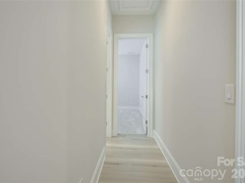 82105 Standing Oak Drive, Charlotte, NC 28278.  MLS# CAR4410343, YatesRealty ID 56131. Hallway