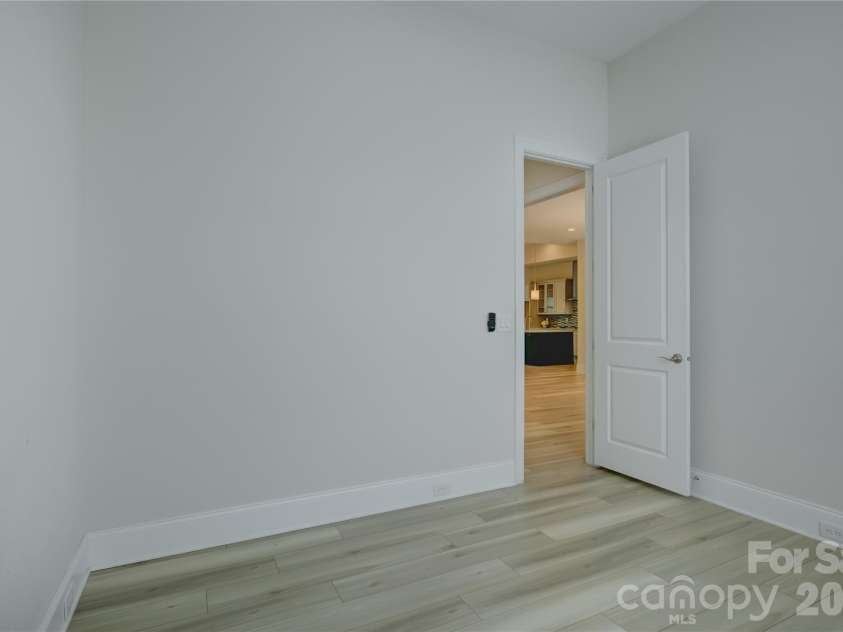 82105 Standing Oak Drive, Charlotte, NC 28278.  MLS# CAR4410343, YatesRealty ID 56131. Office