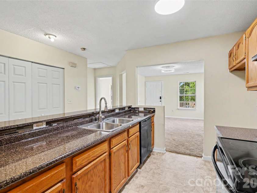 1611 Dendy Lane, Pineville, NC 28134.  MLS# CAR4433531, YatesRealty ID 56134. 