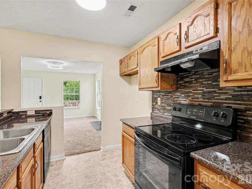 1611 Dendy Lane, Pineville, NC 28134.  MLS# CAR4433531, YatesRealty ID 56134. 