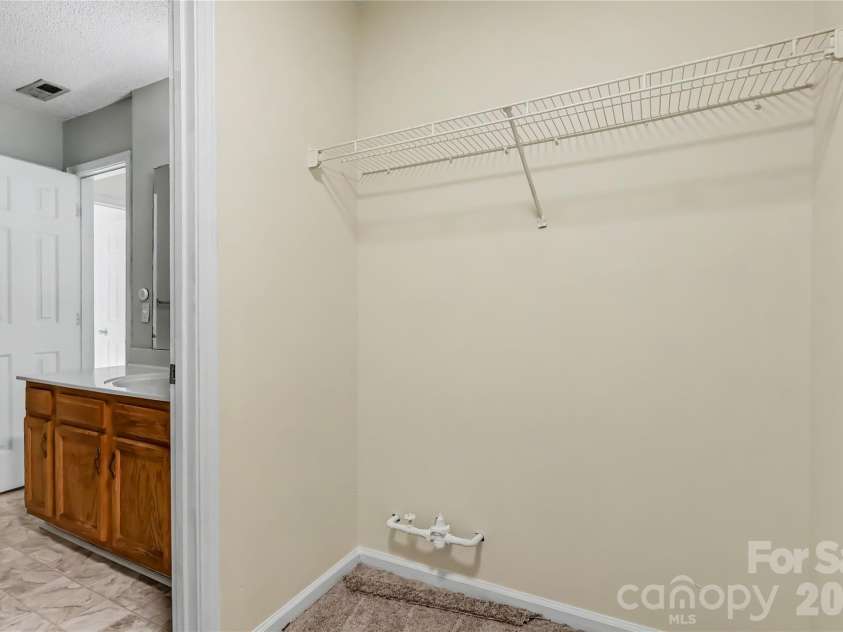 1611 Dendy Lane, Pineville, NC 28134.  MLS# CAR4433531, YatesRealty ID 56134. 