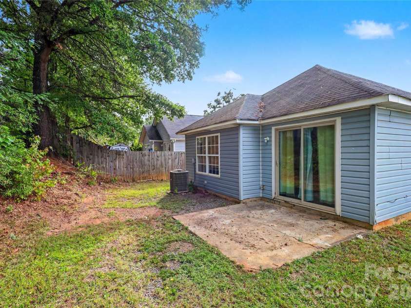 1611 Dendy Lane, Pineville, NC 28134.  MLS# CAR4433531, YatesRealty ID 56134. 