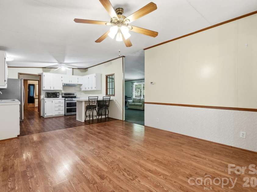 6017 Frazier Drive, Davidson, NC 28036.  MLS# CAR4431808, YatesRealty ID 56136. 