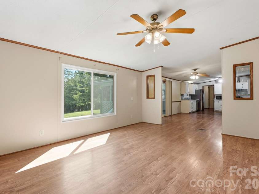 6017 Frazier Drive, Davidson, NC 28036.  MLS# CAR4431808, YatesRealty ID 56136. 