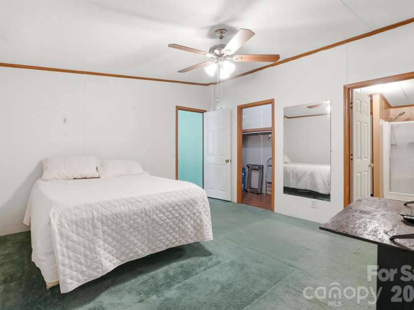 6017 Frazier Drive, Davidson, NC 28036.  MLS# CAR4431808, YatesRealty ID 56136. 