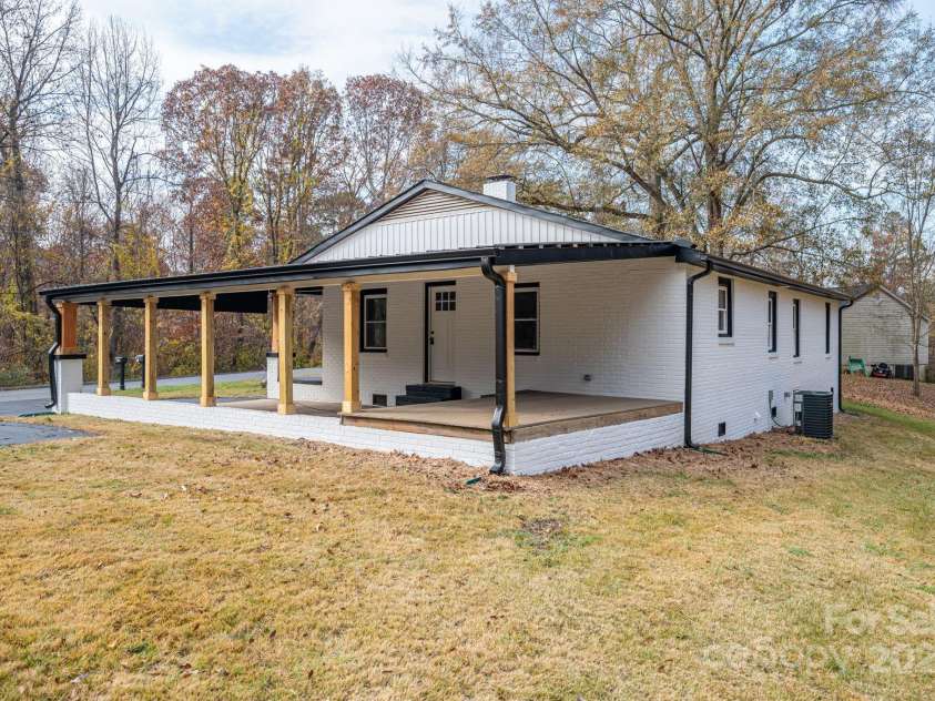 926 Howard Avenue, Gastonia, NC 28054.  MLS# CAR4325403, YatesRealty ID 5614. 