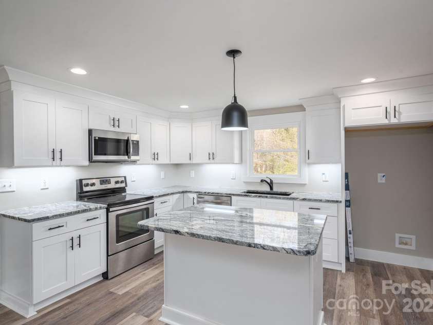 926 Howard Avenue, Gastonia, NC 28054.  MLS# CAR4325403, YatesRealty ID 5614. 