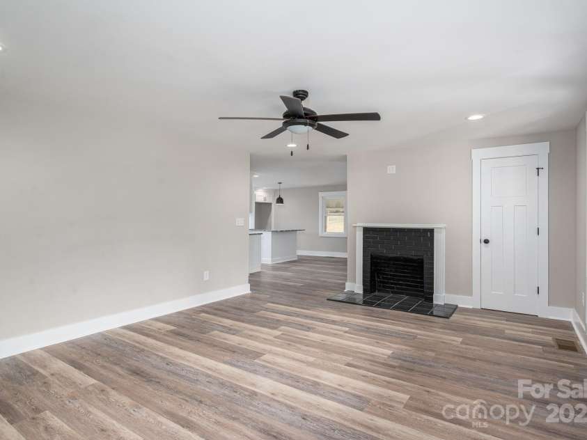 926 Howard Avenue, Gastonia, NC 28054.  MLS# CAR4325403, YatesRealty ID 5614. 