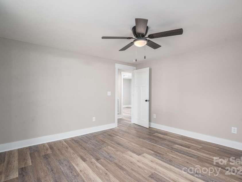 926 Howard Avenue, Gastonia, NC 28054.  MLS# CAR4325403, YatesRealty ID 5614. 