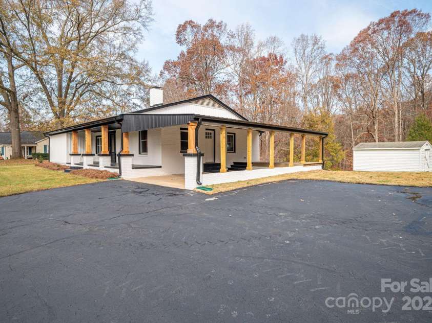 926 Howard Avenue, Gastonia, NC 28054.  MLS# CAR4325403, YatesRealty ID 5614. 