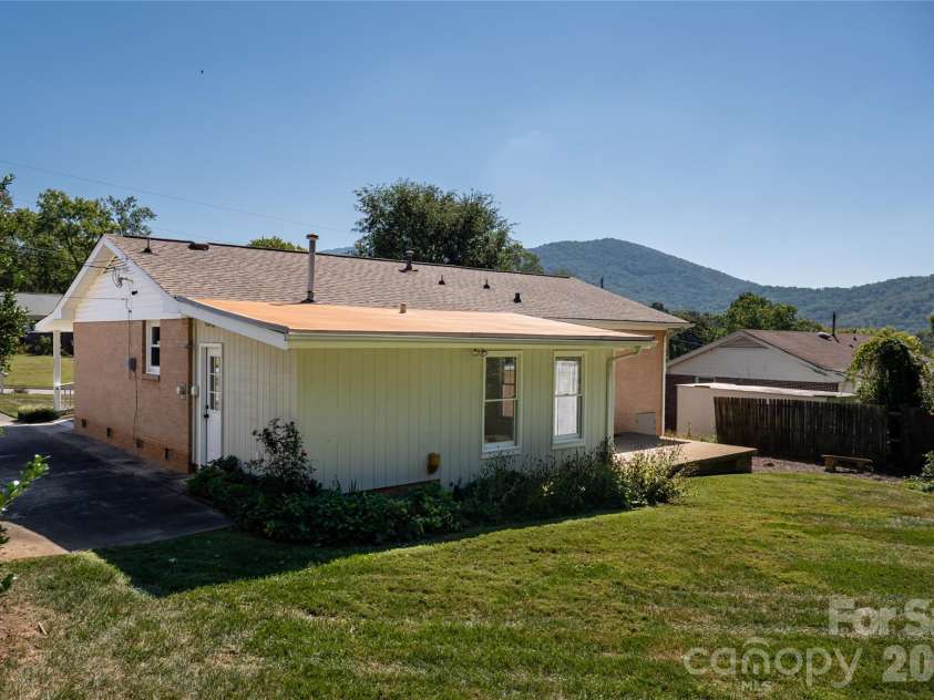 23 Wagon Road, Asheville, NC 28805.  MLS# CAR4433156, YatesRealty ID 56141. Back of home