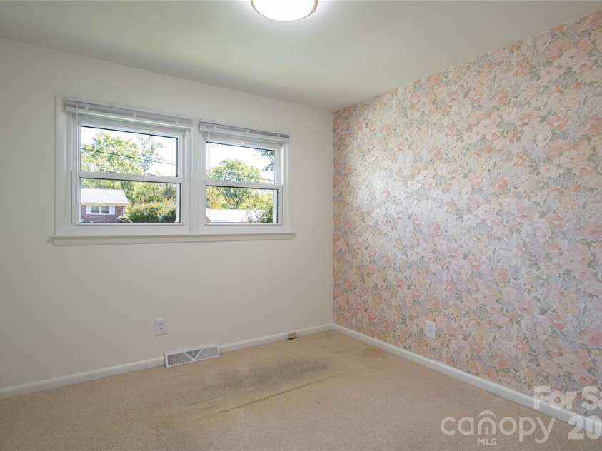 23 Wagon Road, Asheville, NC 28805.  MLS# CAR4433156, YatesRealty ID 56141. Bedroom 1