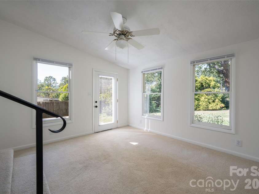 23 Wagon Road, Asheville, NC 28805.  MLS# CAR4433156, YatesRealty ID 56141. Den
