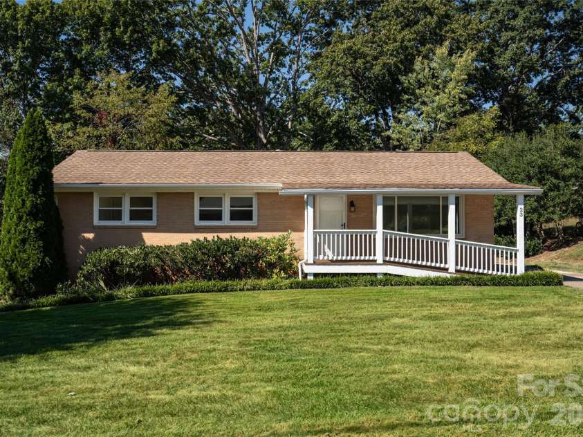 23 Wagon Road, Asheville, NC 28805.  MLS# CAR4433156, YatesRealty ID 56141. Front Exterior
