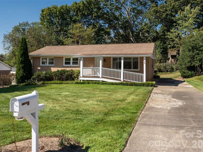 23 Wagon Road, Asheville, NC 28805.  MLS# CAR4433156, YatesRealty ID 56141. Front exterior