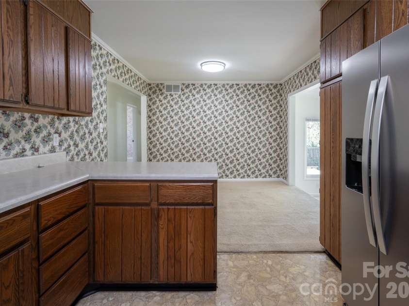 23 Wagon Road, Asheville, NC 28805.  MLS# CAR4433156, YatesRealty ID 56141. Kitchen
