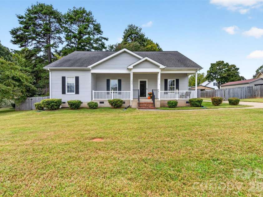 1032 Coddle Creek Road, Mooresville, NC 28115.  MLS# CAR4433548, YatesRealty ID 56146. 