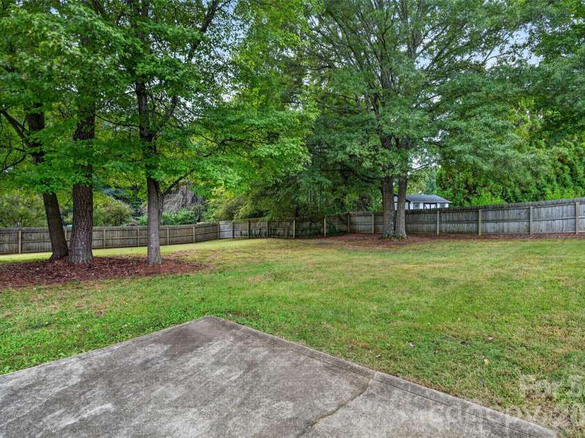 1032 Coddle Creek Road, Mooresville, NC 28115.  MLS# CAR4433548, YatesRealty ID 56146. 