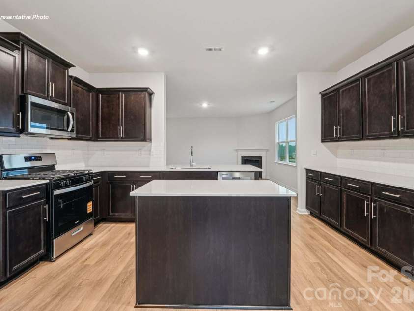 5108 Parker Forest Road, Charlotte, NC 28215.  MLS# CAR4409565, YatesRealty ID 56155. 