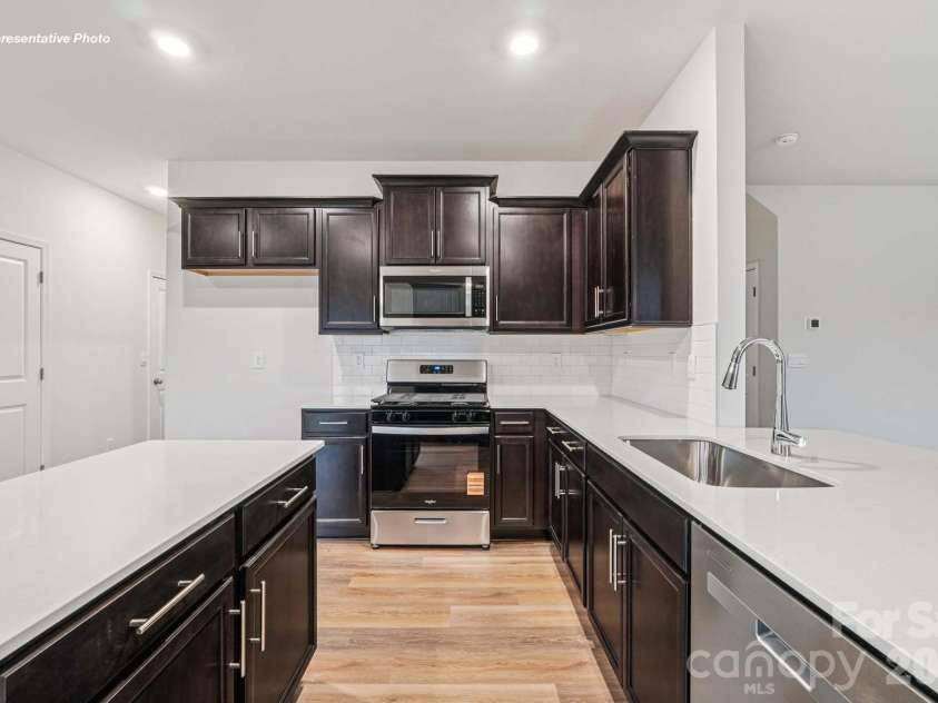 5108 Parker Forest Road, Charlotte, NC 28215.  MLS# CAR4409565, YatesRealty ID 56155. 