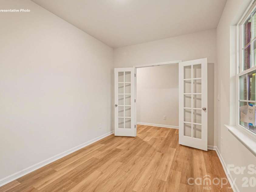 5108 Parker Forest Road, Charlotte, NC 28215.  MLS# CAR4409565, YatesRealty ID 56155. 