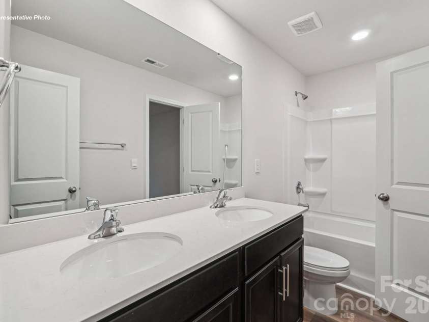5108 Parker Forest Road, Charlotte, NC 28215.  MLS# CAR4409565, YatesRealty ID 56155. 