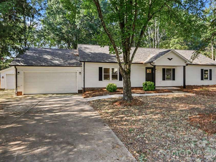 3758 Fieldcrest Circle, Concord, NC 28027.  MLS# CAR4431233, YatesRealty ID 56160. 