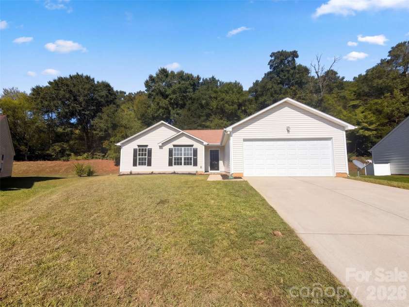 2094 Chapel Creek Road, Concord, NC 28025.  MLS# CAR4433678, YatesRealty ID 56162. 