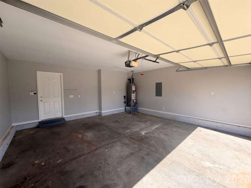 2094 Chapel Creek Road, Concord, NC 28025.  MLS# CAR4433678, YatesRealty ID 56162. 