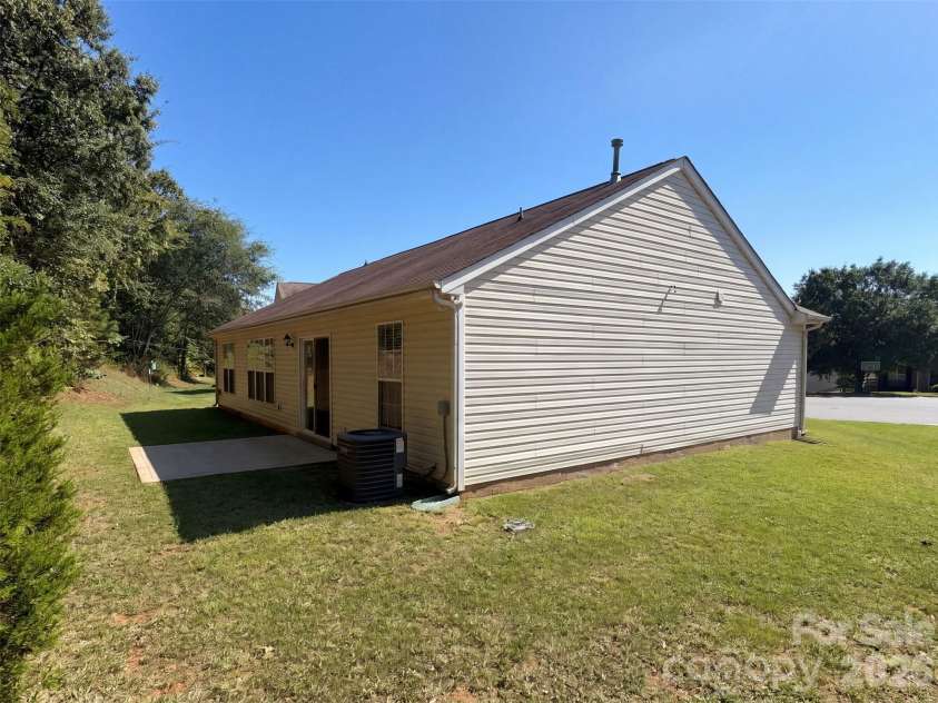 2094 Chapel Creek Road, Concord, NC 28025.  MLS# CAR4433678, YatesRealty ID 56162. 