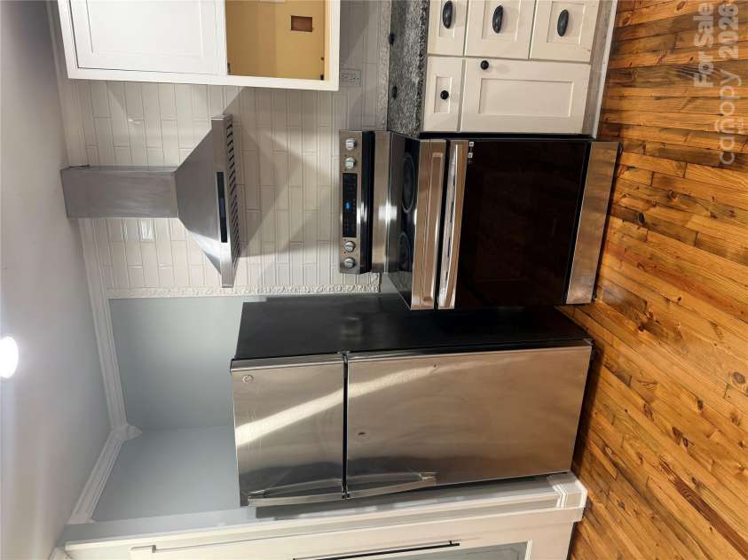 1929 Grier Avenue, Charlotte, NC 28216.  MLS# CAR4433679, YatesRealty ID 56166. Kitchen