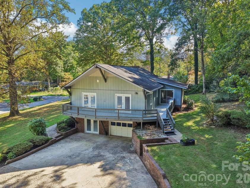 122 Laurel Lane, Etowah, NC 28729.  MLS# CAR4433580, YatesRealty ID 56167. 