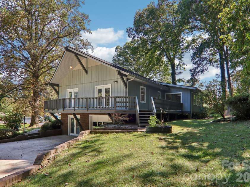 122 Laurel Lane, Etowah, NC 28729.  MLS# CAR4433580, YatesRealty ID 56167. 
