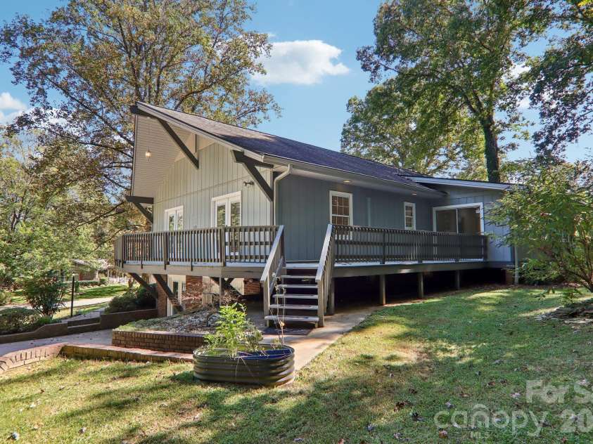 122 Laurel Lane, Etowah, NC 28729.  MLS# CAR4433580, YatesRealty ID 56167. 
